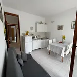 Miki, Okrug Gornji, *