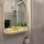 Miki, Okrug Gornji, Lägenhet