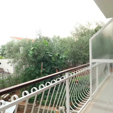 Apartman Miki, Okrug Gornji,
