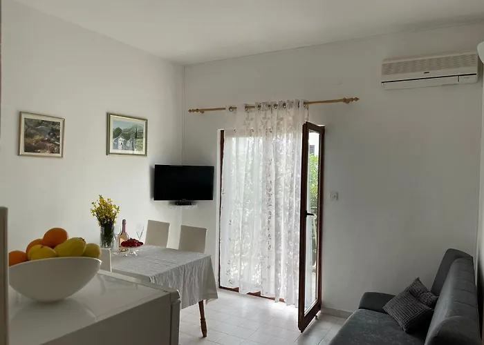 Miki, Okrug Gornji, Appartement