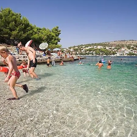 Miki, Okrug Gornji, Apartament Trogir